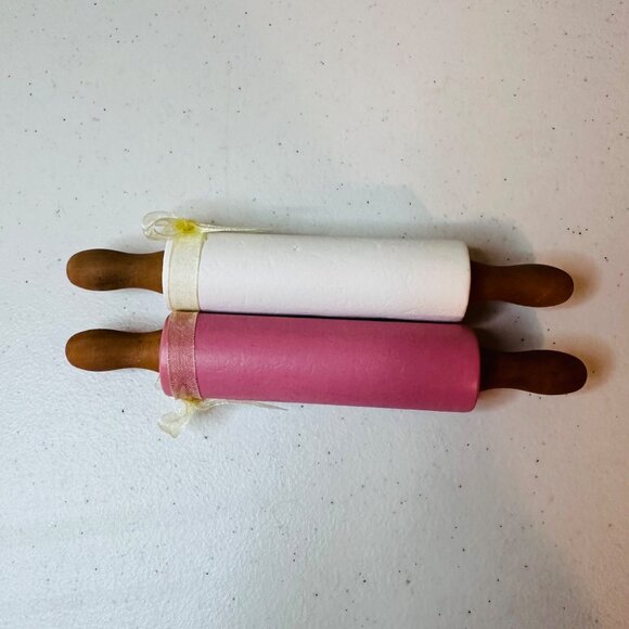 Set of 2 Easter mini rolling pins decoration Hop! Hop! Hop! and Hello Easter - Picture 5 of 9